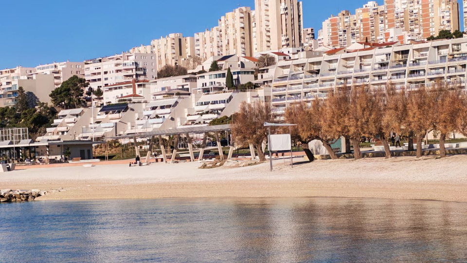 Luksuzan trosoban stan 350 m od pla&zcaron;e &ndash; &Zcaron;njan&comma; Split&excl;