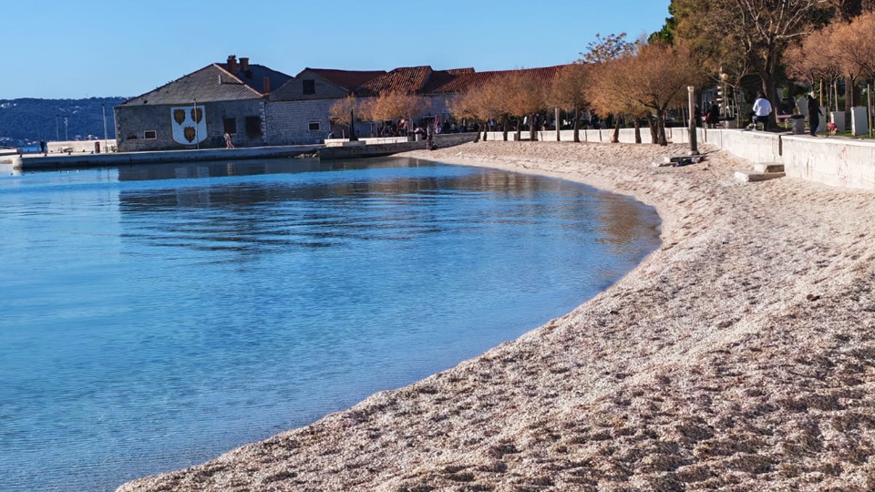 Appartamento moderno completamente ristrutturato a Ka&scaron;tel Stari &ndash; vicinanza al mare e al lungomare&excl;