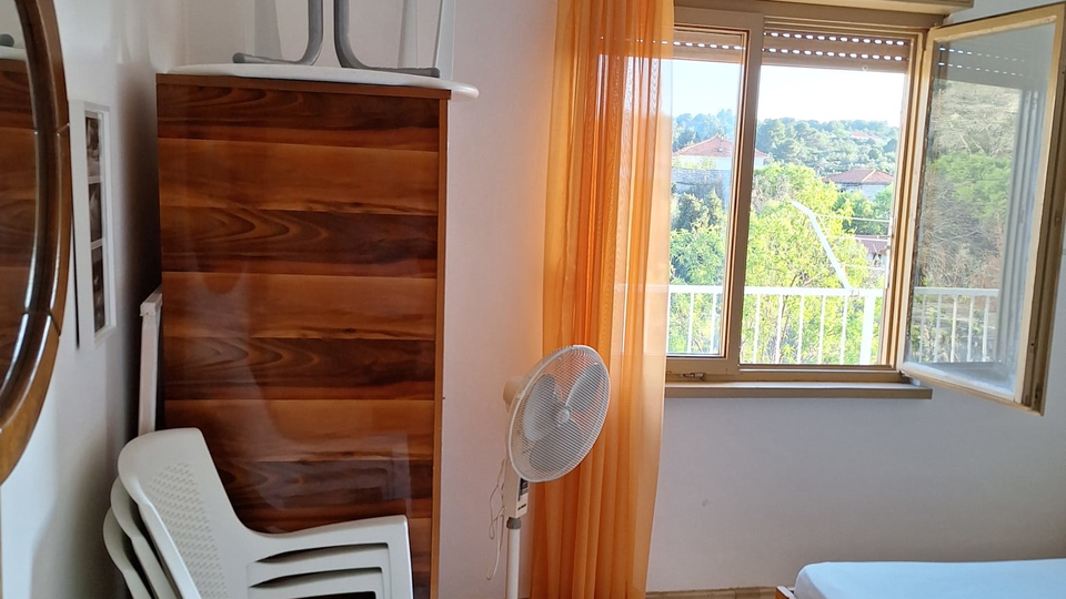 Prekrasna kamena ku&cacute;a 200 m od mora na Drveniku&excl;