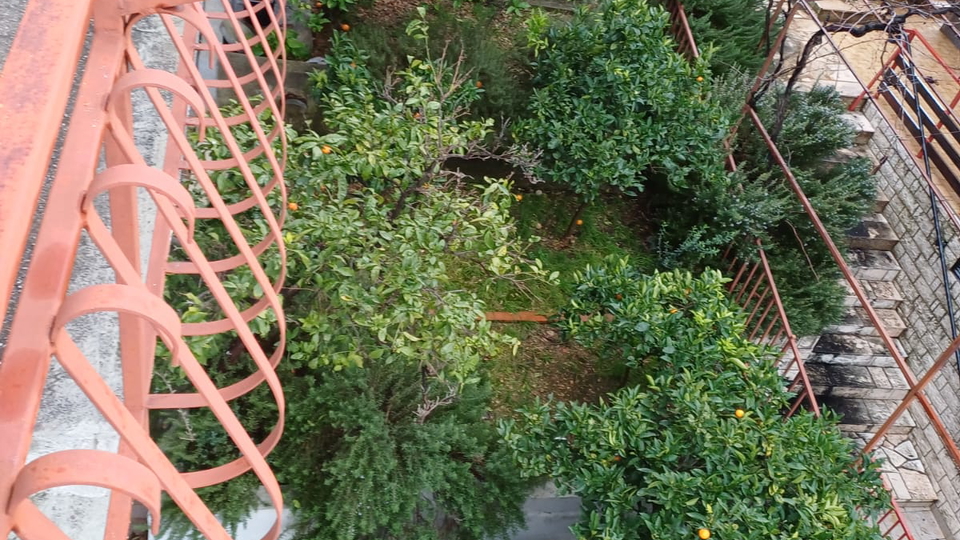 &Ccaron;udovita apartmajska hi&scaron;a z odprtim pogledom na morje na otoku &Ccaron;iovu&excl;