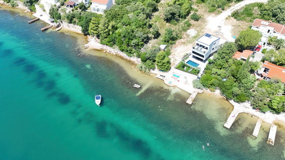 Exklusive Villa in erster Meereslinie in der Umgebung von Zadar&excl;