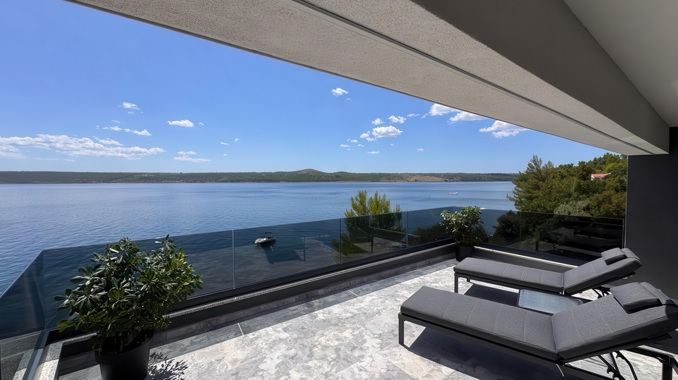 Exklusive Villa in erster Meereslinie in der Umgebung von Zadar&excl;