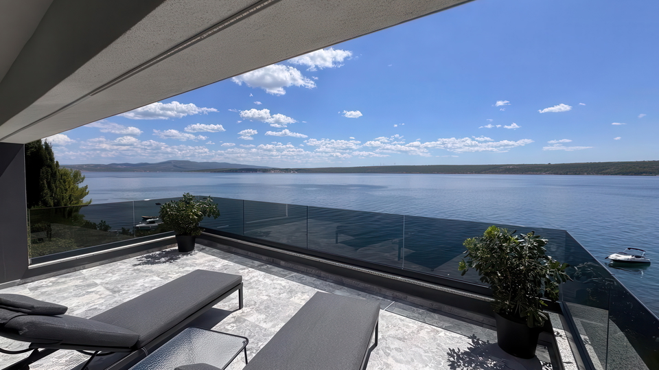Exklusive Villa in erster Meereslinie in der Umgebung von Zadar&excl;