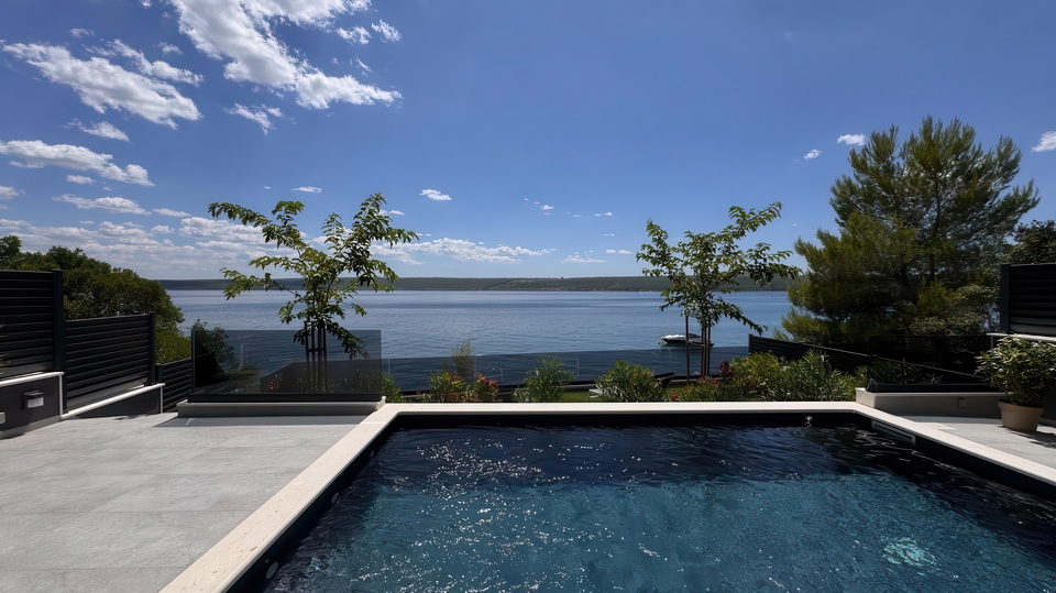 Exklusive Villa in erster Meereslinie in der Umgebung von Zadar&excl;