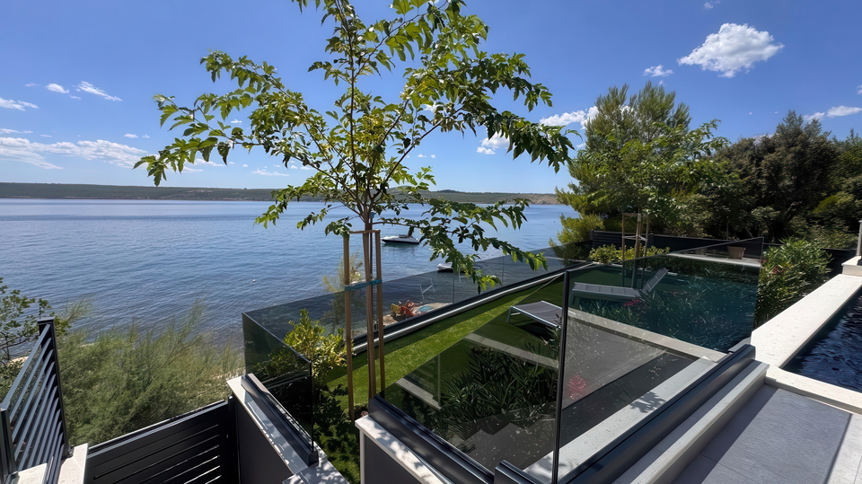 Exklusive Villa in erster Meereslinie in der Umgebung von Zadar&excl;