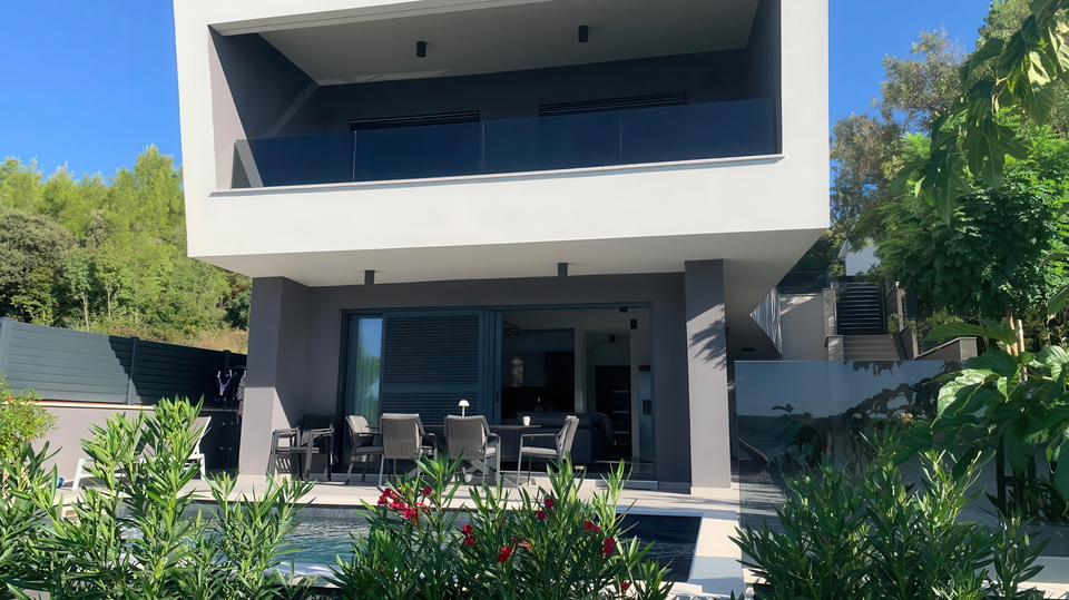 Exklusive Villa in erster Meereslinie in der Umgebung von Zadar&excl;