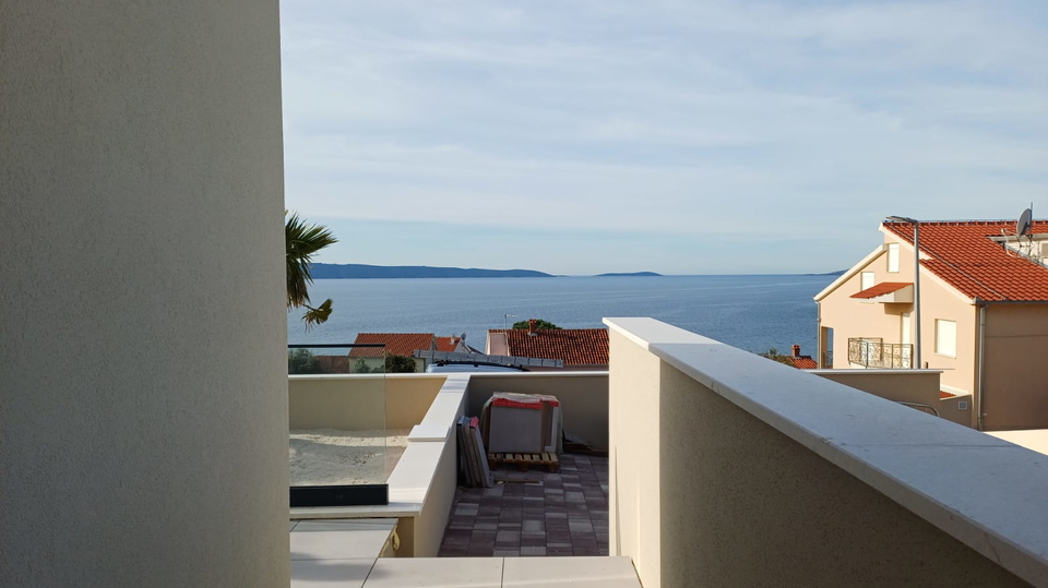 Luxurious three-bedroom apartment with sea view &ndash; &Ccaron;iovo&comma; 250 m from the sea&excl;