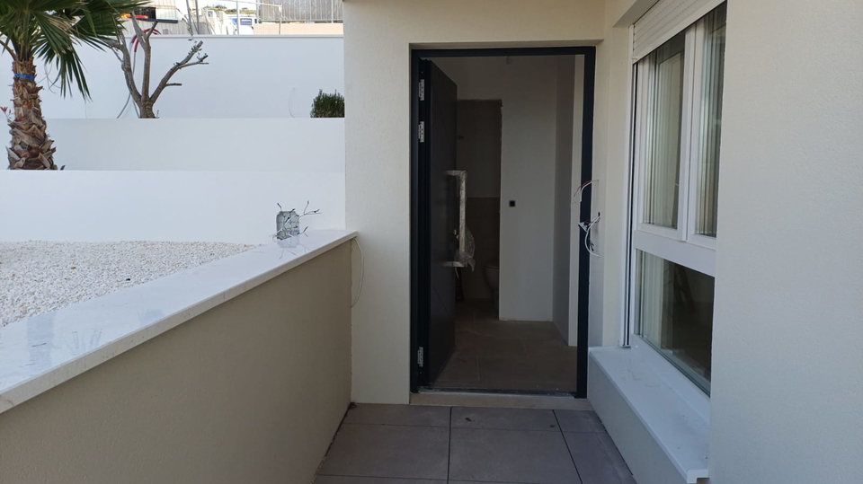 Luxurious three-bedroom apartment with sea view &ndash; &Ccaron;iovo&comma; 250 m from the sea&excl;