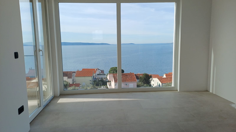 Luxurious three-bedroom apartment with sea view &ndash; &Ccaron;iovo&comma; 250 m from the sea&excl;