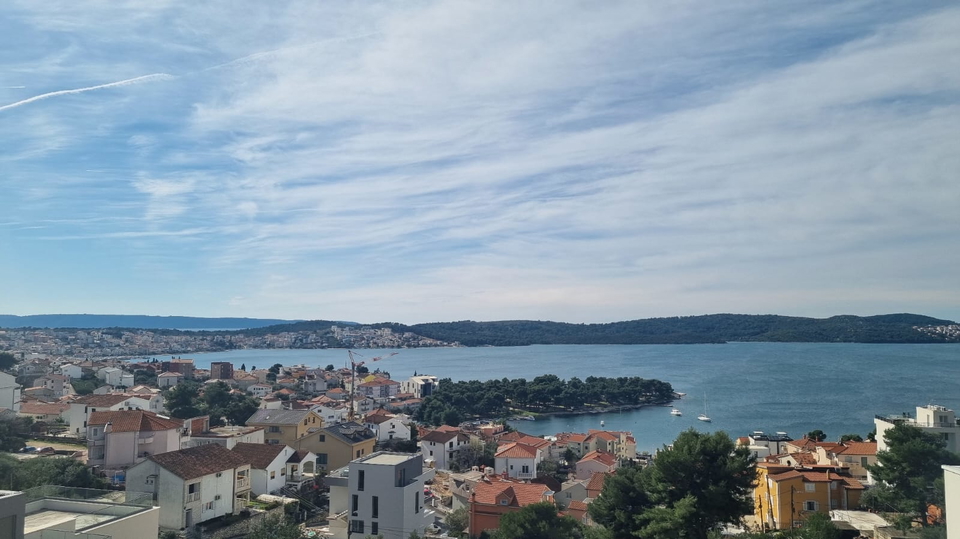 Luxurious two-room apartment with sea view 350 m from the beach on &Ccaron;iovo&excl;