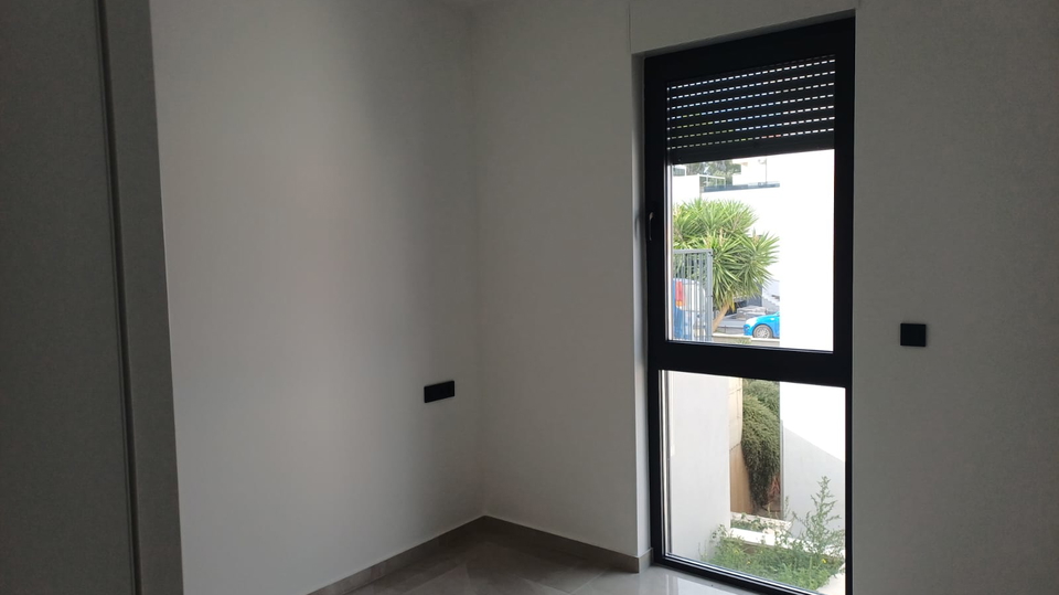 Luxury three-bedroom apartment in a new building 150 m from the beach&excl; &Ccaron;iovo&comma; Trogir&excl;