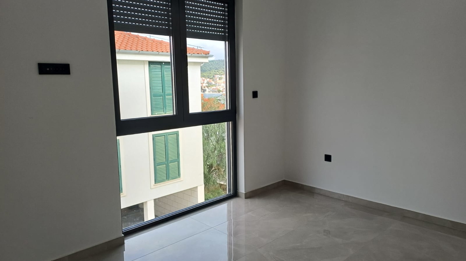 Luxury three-bedroom apartment in a new building 150 m from the beach&excl; &Ccaron;iovo&comma; Trogir&excl;