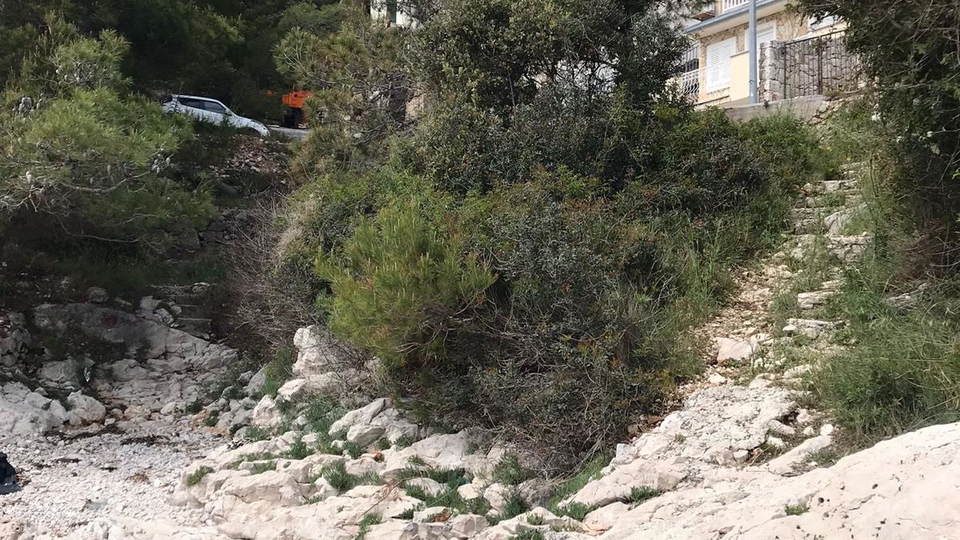 HOT PONUDA &ndash; PRVI RED DO MORA &vert; ROGOZNICA