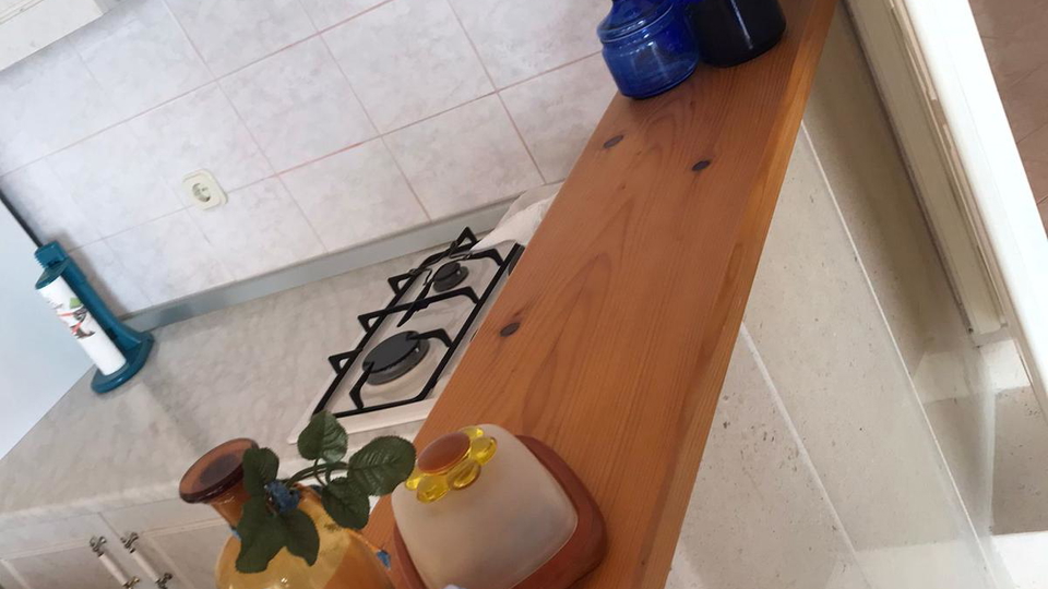 HOT PONUDA &ndash; PRVI RED DO MORA &vert; ROGOZNICA