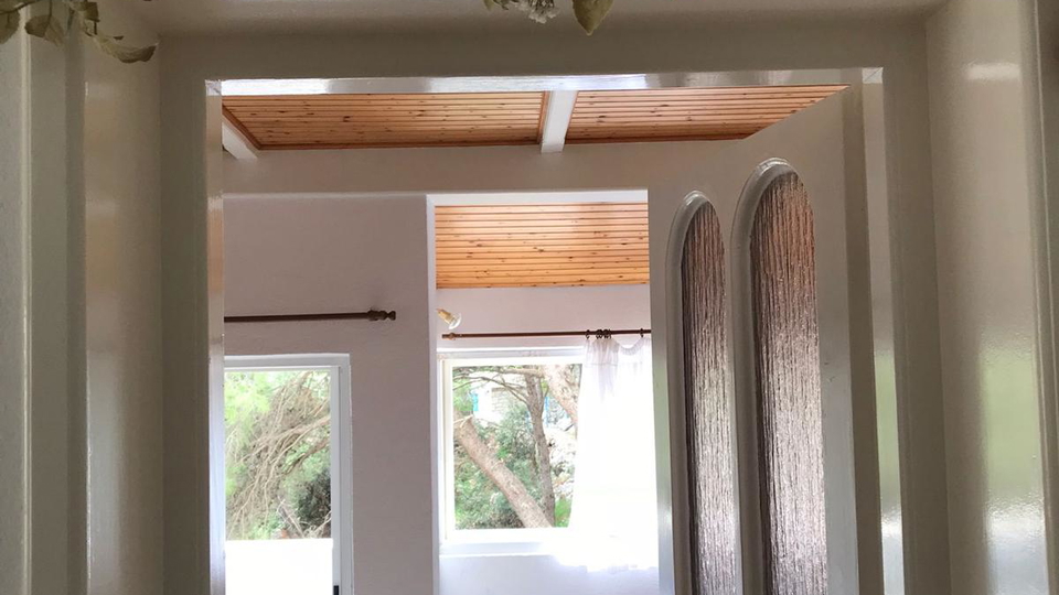 HOT PONUDA &ndash; PRVI RED DO MORA &vert; ROGOZNICA