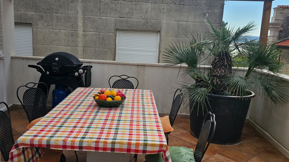 Luksuzna kamnita hi&scaron;a samo 65 m od morja v srcu Ka&scaron;tel Luk&scaron;i&cacute;a&excl;