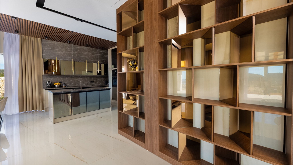 Wundersch&ouml;ne Villa auf einem Grundst&uuml;ck von 20&period;135 m&sup2; mit Panoramablick &uuml;ber Rogoznica&excl;