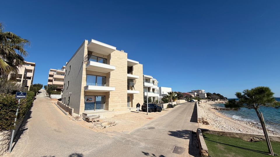 Luksuzni penthouse v prvem vrsti ob morju - Mandre&comma; otok Pag&excl;