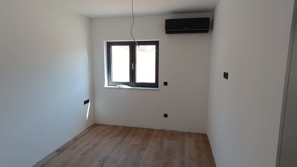 Appartamento di lusso con splendida vista sul mare e sulla citt&agrave; &ndash; Primo&scaron;ten&excl;