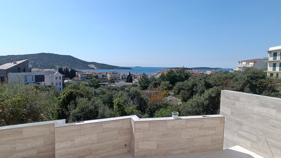 Appartamento di lusso con splendida vista sul mare e sulla citt&agrave; &ndash; Primo&scaron;ten&excl;