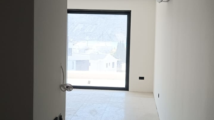 Beautiful apartment with elegant garden and pool 350 m from the sea &ndash; Primo&scaron;ten&excl;