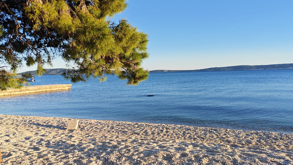 Dvoeta&zcaron;ni penthouse u novogradnji 250 m od mora u okolici Splita&excl;