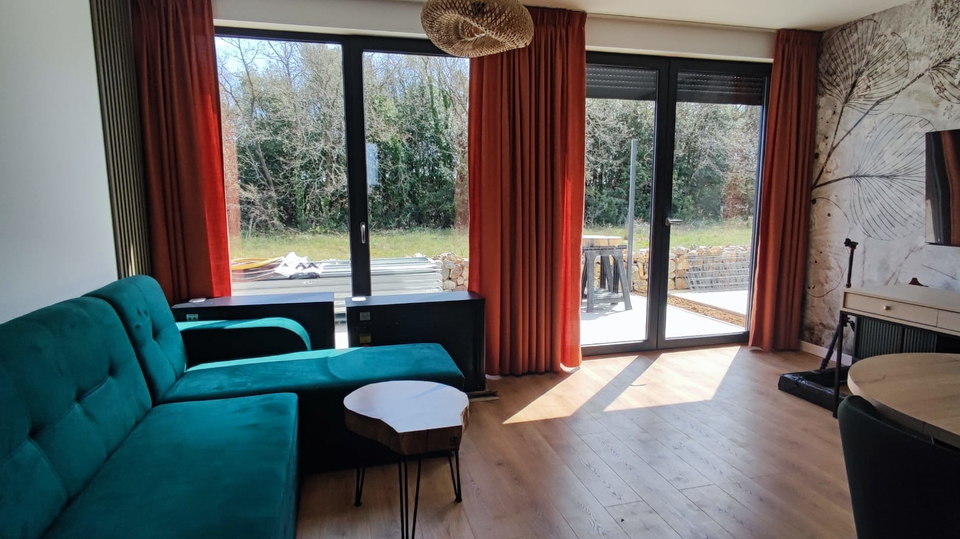 Nova moderna ku&cacute;a u Zatonu&colon; savr&scaron;eni spoj luksuza i prirode&excl;