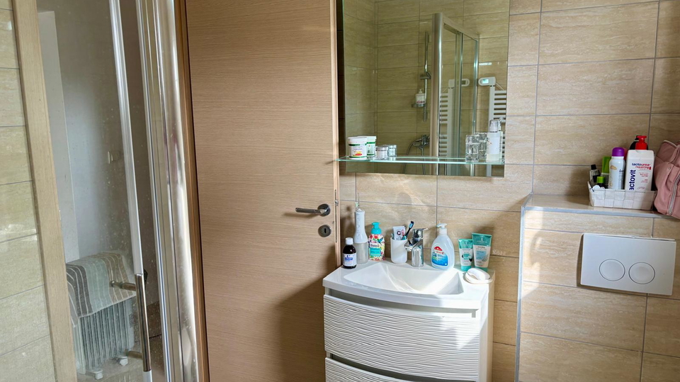 &Pcy;&rcy;&ocy;&scy;&tcy;&ocy;&rcy;&ncy;&acy;&yacy; &kcy;&vcy;&acy;&rcy;&tcy;&icy;&rcy;&acy; &scy; &tcy;&iecy;&rcy;&rcy;&acy;&scy;&ocy;&jcy; &icy; &scy;&acy;&dcy;&ocy;&mcy; &vcy; 180 &mcy; &ocy;&tcy; &pcy;&lcy;&yacy;&zhcy;&acy; &vcy; &ocy;&kcy;&rcy;&iecy;&scy;&tcy;&ncy;&ocy;&scy;&tcy;&yacy;&khcy; &Zcy;&acy;&dcy;&acy;&rcy;&acy;&excl;