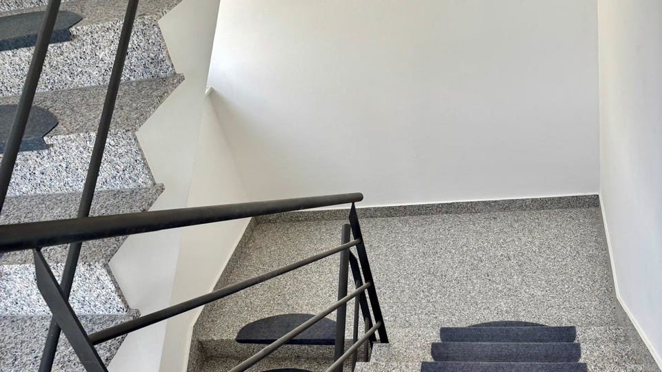 &Pcy;&rcy;&ocy;&scy;&tcy;&ocy;&rcy;&ncy;&acy;&yacy; &kcy;&vcy;&acy;&rcy;&tcy;&icy;&rcy;&acy; &scy; &tcy;&iecy;&rcy;&rcy;&acy;&scy;&ocy;&jcy; &icy; &scy;&acy;&dcy;&ocy;&mcy; &vcy; 180 &mcy; &ocy;&tcy; &pcy;&lcy;&yacy;&zhcy;&acy; &vcy; &ocy;&kcy;&rcy;&iecy;&scy;&tcy;&ncy;&ocy;&scy;&tcy;&yacy;&khcy; &Zcy;&acy;&dcy;&acy;&rcy;&acy;&excl;