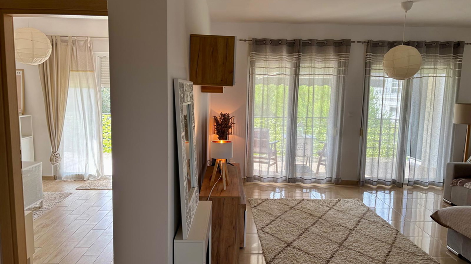 &Pcy;&rcy;&ocy;&scy;&tcy;&ocy;&rcy;&ncy;&acy;&yacy; &kcy;&vcy;&acy;&rcy;&tcy;&icy;&rcy;&acy; &scy; &tcy;&iecy;&rcy;&rcy;&acy;&scy;&ocy;&jcy; &icy; &scy;&acy;&dcy;&ocy;&mcy; &vcy; 180 &mcy; &ocy;&tcy; &pcy;&lcy;&yacy;&zhcy;&acy; &vcy; &ocy;&kcy;&rcy;&iecy;&scy;&tcy;&ncy;&ocy;&scy;&tcy;&yacy;&khcy; &Zcy;&acy;&dcy;&acy;&rcy;&acy;&excl;