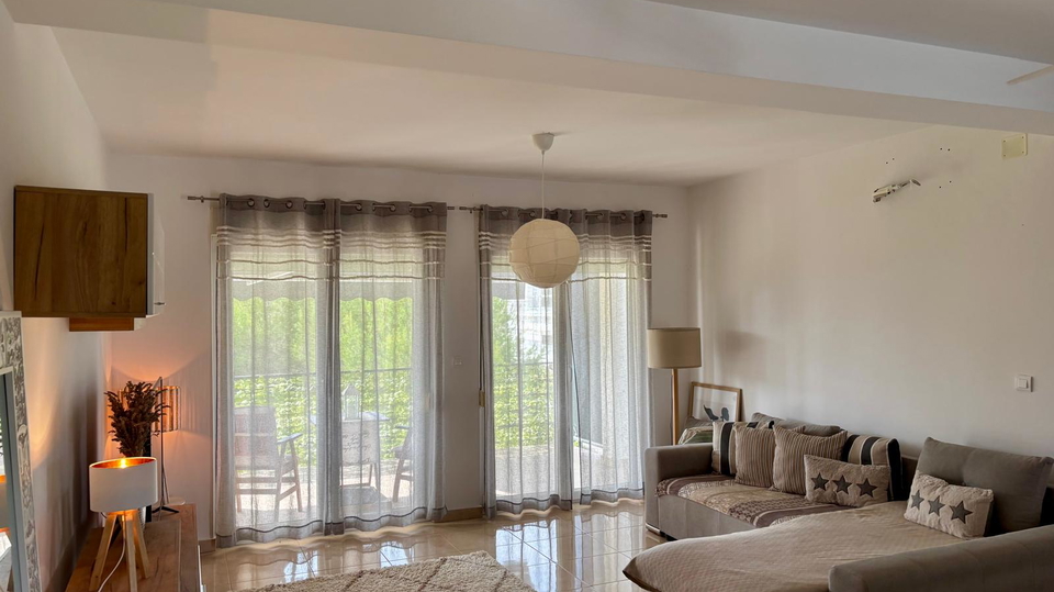 &Pcy;&rcy;&ocy;&scy;&tcy;&ocy;&rcy;&ncy;&acy;&yacy; &kcy;&vcy;&acy;&rcy;&tcy;&icy;&rcy;&acy; &scy; &tcy;&iecy;&rcy;&rcy;&acy;&scy;&ocy;&jcy; &icy; &scy;&acy;&dcy;&ocy;&mcy; &vcy; 180 &mcy; &ocy;&tcy; &pcy;&lcy;&yacy;&zhcy;&acy; &vcy; &ocy;&kcy;&rcy;&iecy;&scy;&tcy;&ncy;&ocy;&scy;&tcy;&yacy;&khcy; &Zcy;&acy;&dcy;&acy;&rcy;&acy;&excl;