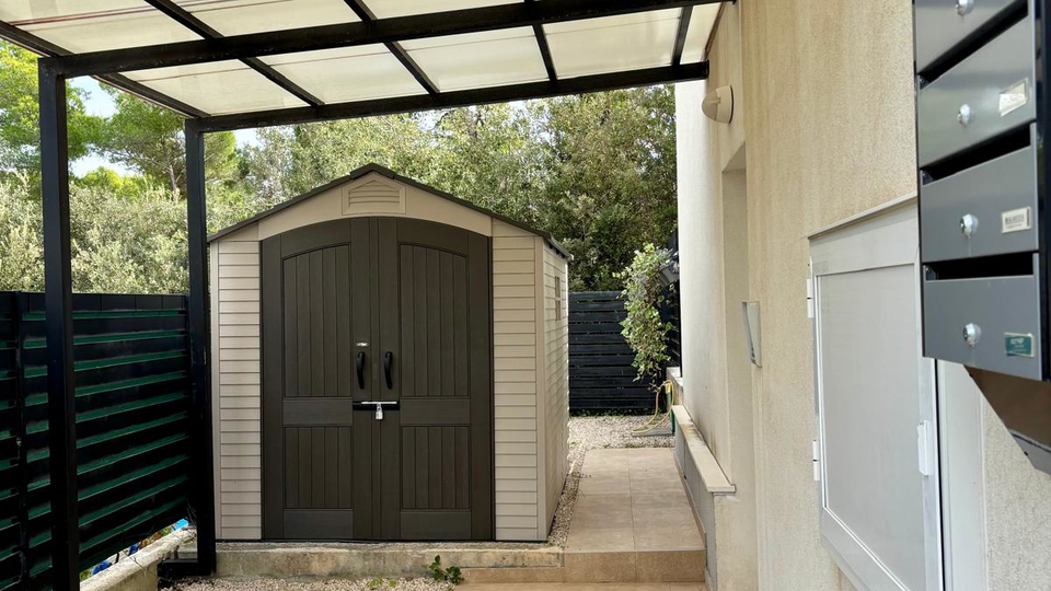 &Pcy;&rcy;&ocy;&scy;&tcy;&ocy;&rcy;&ncy;&acy;&yacy; &kcy;&vcy;&acy;&rcy;&tcy;&icy;&rcy;&acy; &scy; &tcy;&iecy;&rcy;&rcy;&acy;&scy;&ocy;&jcy; &icy; &scy;&acy;&dcy;&ocy;&mcy; &vcy; 180 &mcy; &ocy;&tcy; &pcy;&lcy;&yacy;&zhcy;&acy; &vcy; &ocy;&kcy;&rcy;&iecy;&scy;&tcy;&ncy;&ocy;&scy;&tcy;&yacy;&khcy; &Zcy;&acy;&dcy;&acy;&rcy;&acy;&excl;