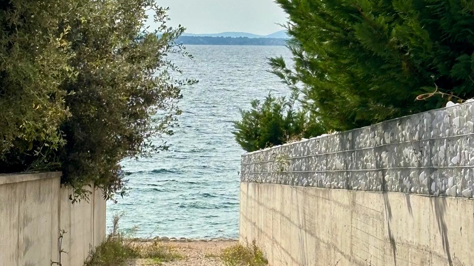 &Pcy;&rcy;&ocy;&scy;&tcy;&ocy;&rcy;&ncy;&acy;&yacy; &kcy;&vcy;&acy;&rcy;&tcy;&icy;&rcy;&acy; &scy; &tcy;&iecy;&rcy;&rcy;&acy;&scy;&ocy;&jcy; &icy; &scy;&acy;&dcy;&ocy;&mcy; &vcy; 180 &mcy; &ocy;&tcy; &pcy;&lcy;&yacy;&zhcy;&acy; &vcy; &ocy;&kcy;&rcy;&iecy;&scy;&tcy;&ncy;&ocy;&scy;&tcy;&yacy;&khcy; &Zcy;&acy;&dcy;&acy;&rcy;&acy;&excl;