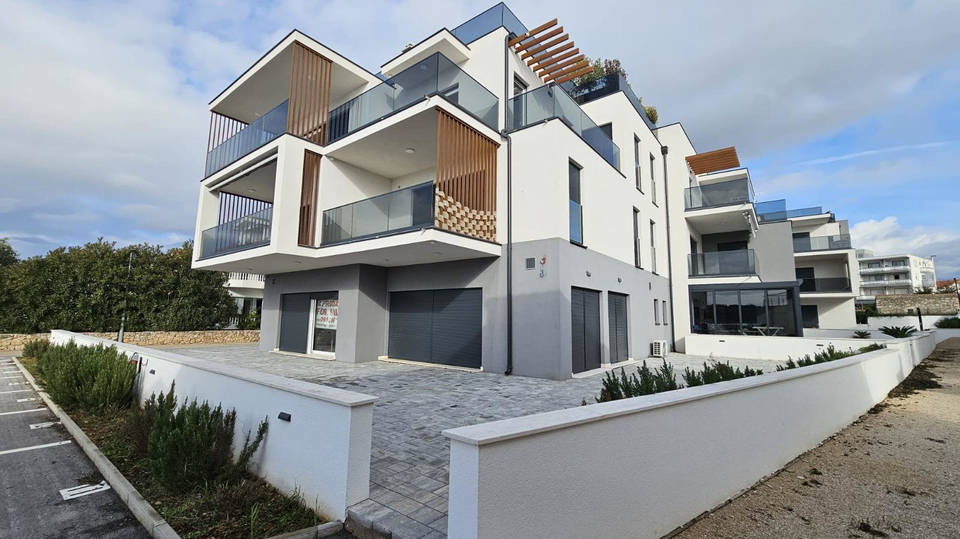 Luxuri&ouml;ses Penthouse mit Dachterrasse&comma; erste Meereslinie - Srima&comma; &Scaron;ibenik&excl;