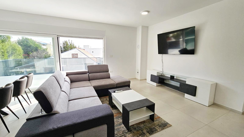 Luxuri&ouml;ses Penthouse mit Dachterrasse&comma; erste Meereslinie - Srima&comma; &Scaron;ibenik&excl;