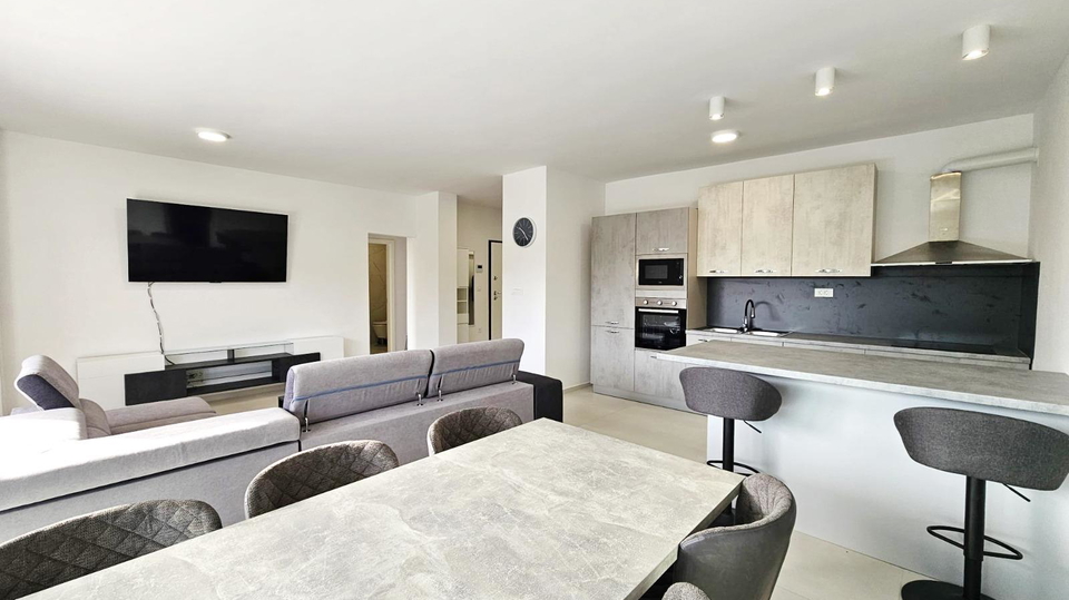 Luxuri&ouml;ses Penthouse mit Dachterrasse&comma; erste Meereslinie - Srima&comma; &Scaron;ibenik&excl;