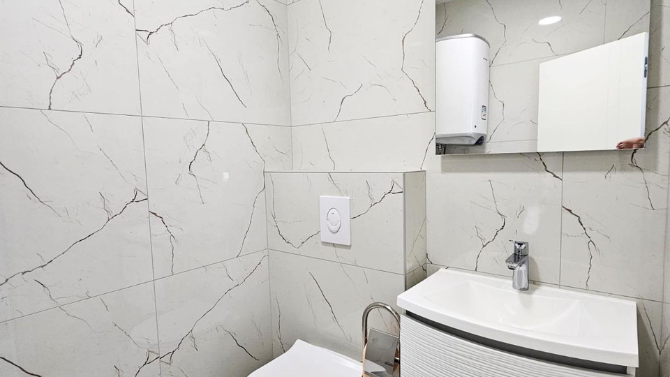 Luxuri&ouml;ses Penthouse mit Dachterrasse&comma; erste Meereslinie - Srima&comma; &Scaron;ibenik&excl;