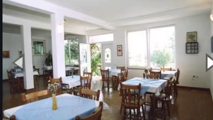 Apartmajska hi&scaron;a z 12 sobami&comma; apartmajem&comma; stre&scaron;no teraso in pogledom na morje na Zadarski rivieri&excl;