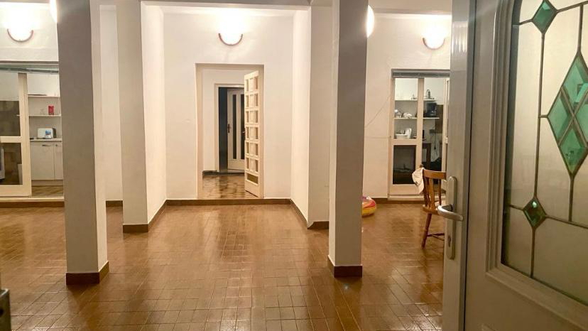 Apartmajska hi&scaron;a z 12 sobami&comma; apartmajem&comma; stre&scaron;no teraso in pogledom na morje na Zadarski rivieri&excl;