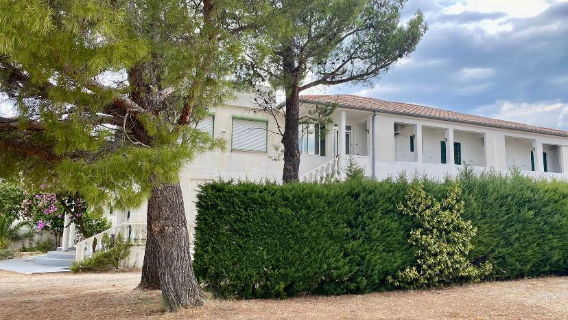 Apartmajska hi&scaron;a z 12 sobami&comma; apartmajem&comma; stre&scaron;no teraso in pogledom na morje na Zadarski rivieri&excl;