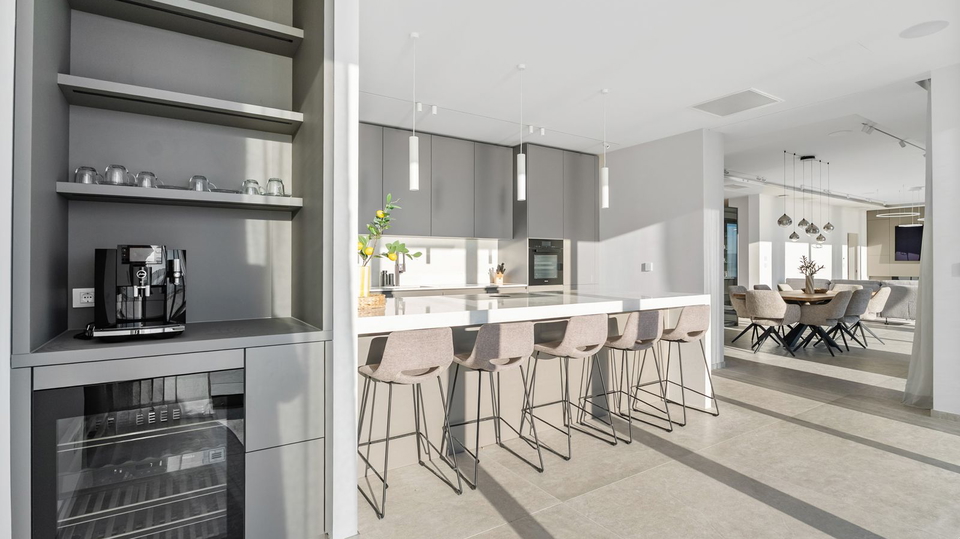 New luxury villa with panoramic sea view - Omi&scaron;&excl;