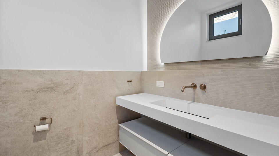 New luxury villa with panoramic sea view - Omi&scaron;&excl;