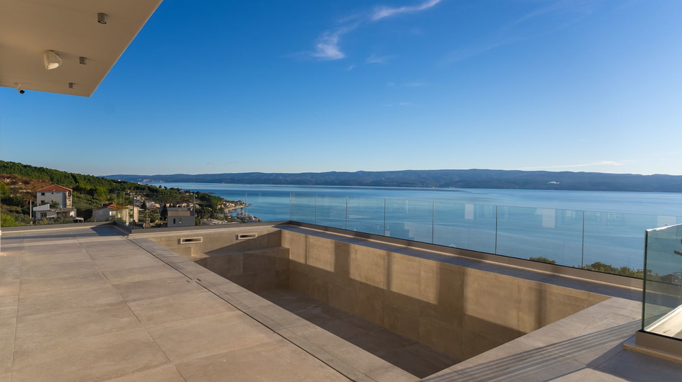 New luxury villa with panoramic sea view - Omi&scaron;&excl;