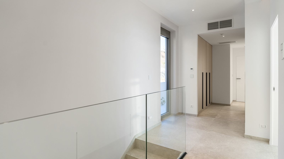 New luxury villa with panoramic sea view - Omi&scaron;&excl;