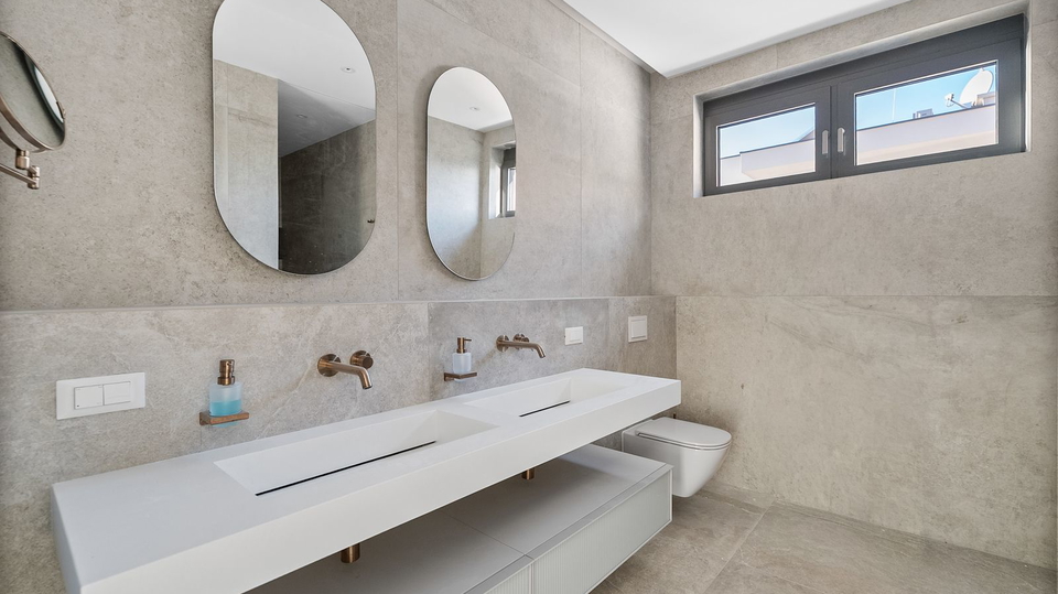 New luxury villa with panoramic sea view - Omi&scaron;&excl;