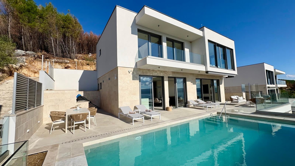 Ekskluzivna luksuzna vila z odprtim pogledom na morje - Omi&scaron;&excl;
