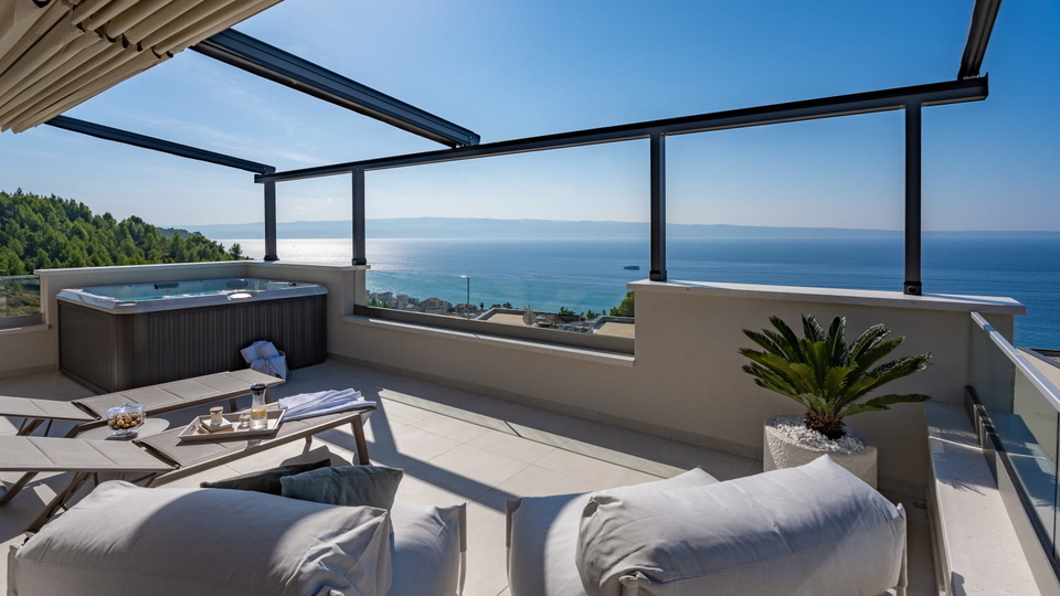 Neue elegante Villa mit Pool und offenem Meerblick in der Umgebung von Split&excl;