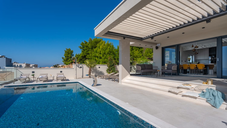 Neue elegante Villa mit Pool und offenem Meerblick in der Umgebung von Split&excl;