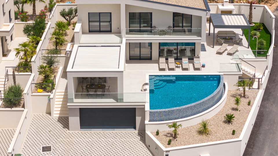 Luxuri&ouml;se moderne Villa mit Panoramablick auf das Meer &ndash; 300 m vom Strand entfernt&comma; in der N&auml;he von Split&excl;