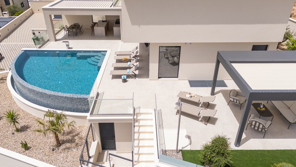 Luxuri&ouml;se moderne Villa mit Panoramablick auf das Meer &ndash; 300 m vom Strand entfernt&comma; in der N&auml;he von Split&excl;